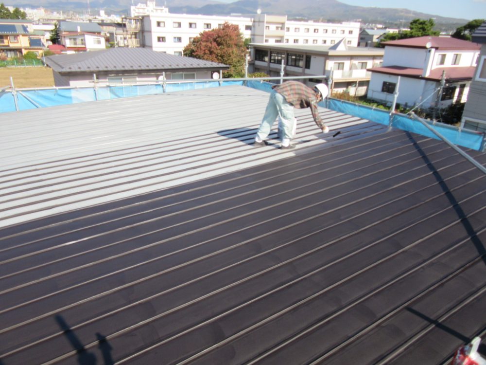屋根錆止め塗装状況